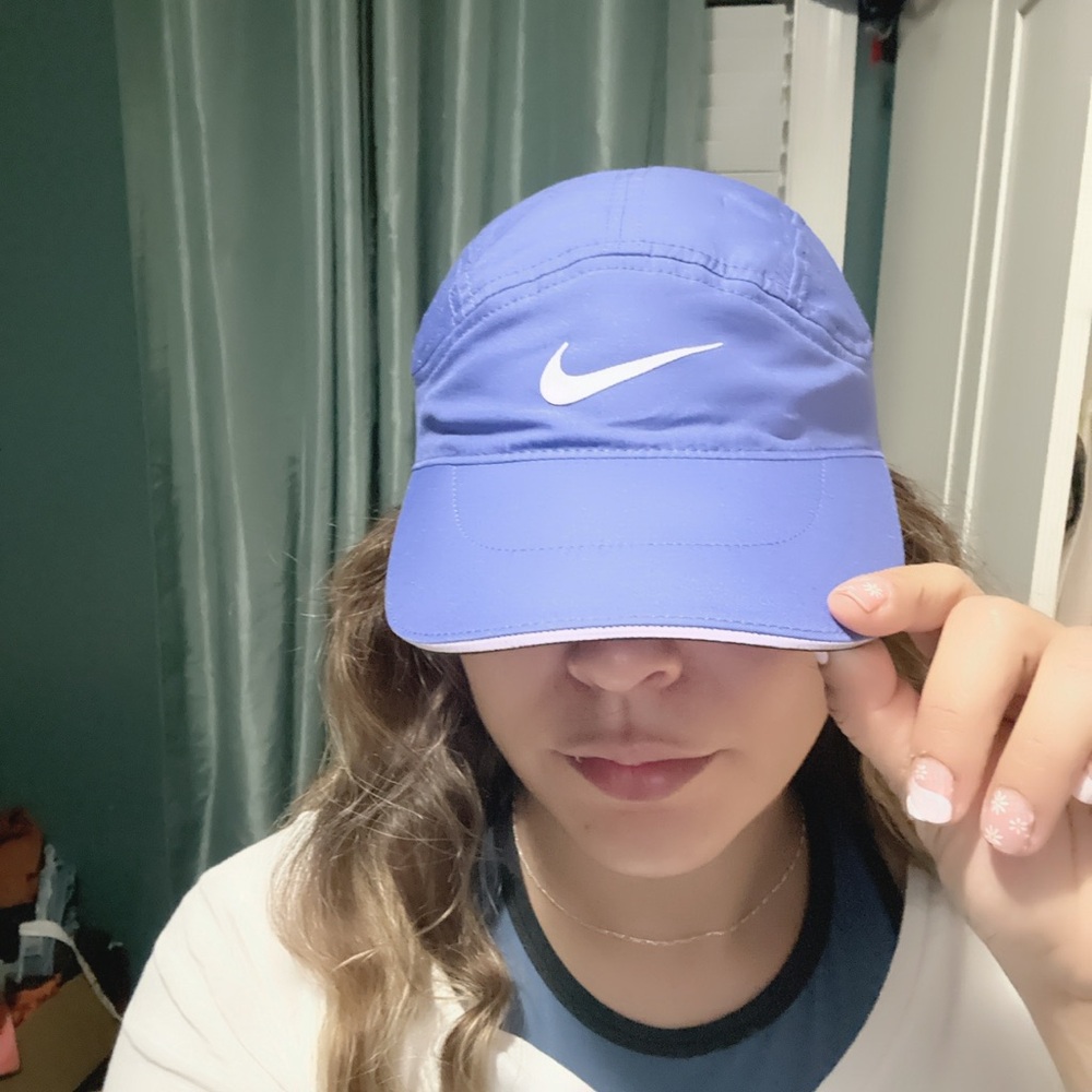 Nike Hat Cap Purple Featherlight 7 Panel Tailwind Mesh Reflective Running